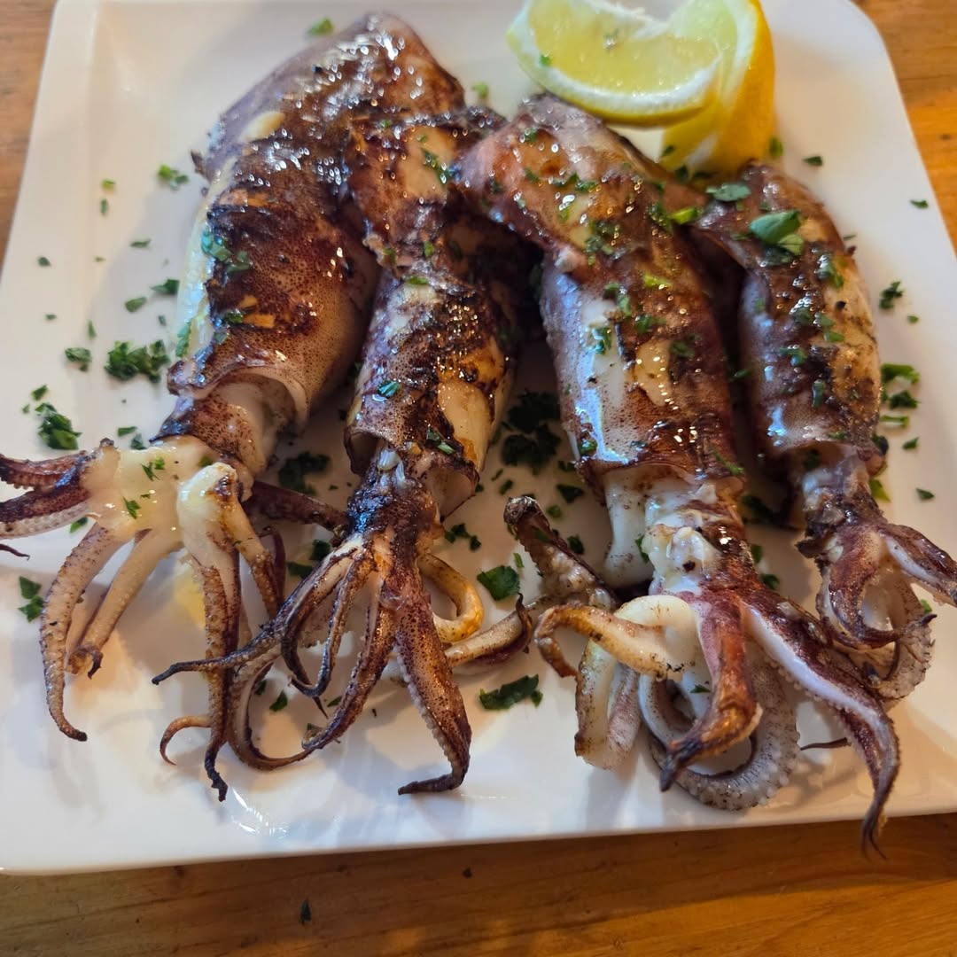 Lignje na žaru s limunom